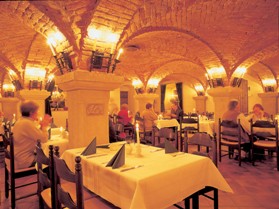 toll snuggery Restaurant in saxonia, tipical food, also italien food