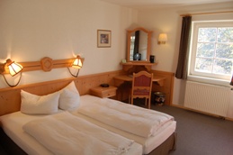 for a romantic weekend break, Bathroom with bathtub or shower/toilet, make-up mirror and hairdrier