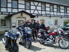 Motorcycle station, best motorcycle roads and trips. Free road maps and guides to the most scenic motorcycle rides,